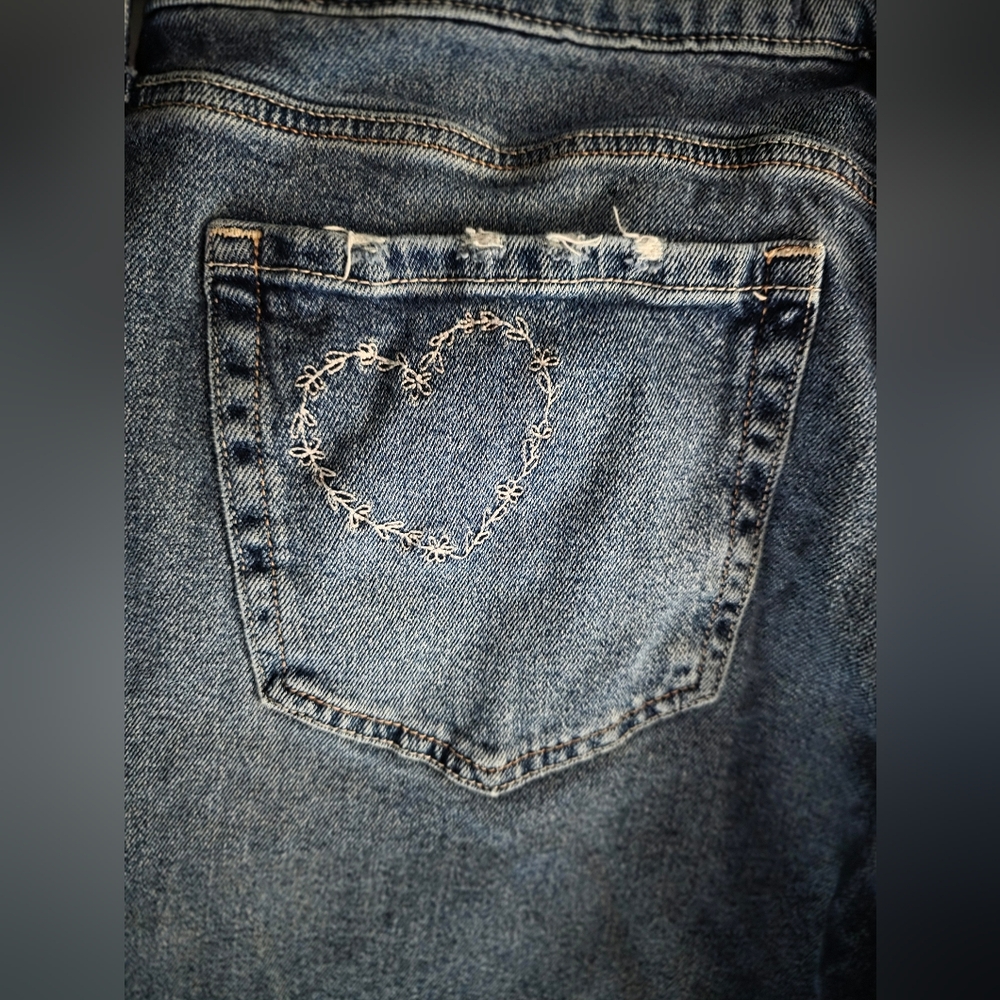 Hollister Y2K Embroidered Heart Low Rise Baggy Jeans Size 14 Short - Picture 2 of 5
